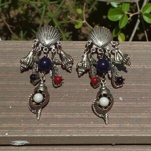 Vintage Silver Toned Shell w/ Red White & Blue Nautical Sea Clip On Earrings